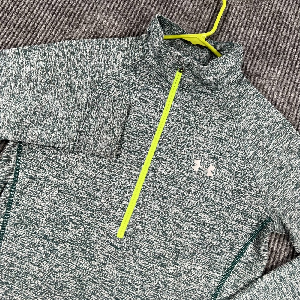 Under Armour Pullover Shirt Womens Small Green Long Sleeve 1/4 Zip Heat Gear